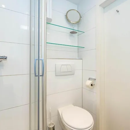 Duenenburg Apt 36 * ווסטרלנד
